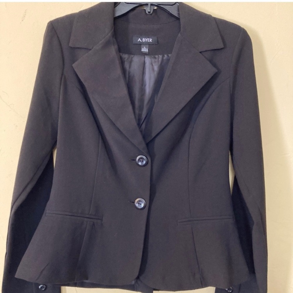 A. Byer black 🪻suit jacket🪻2X25